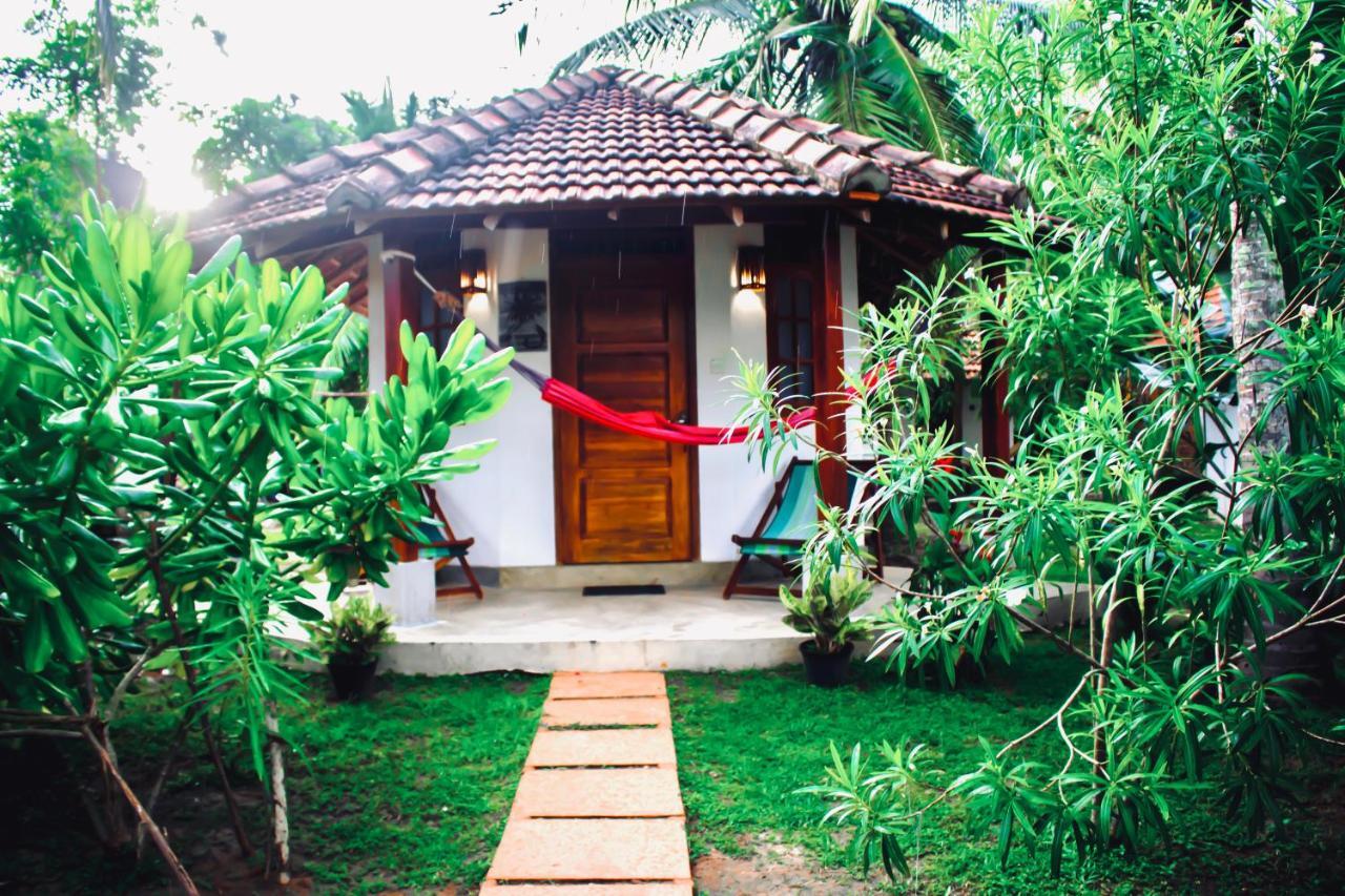 Star Light Cabanas & Restaurant Tangalle Exterior photo